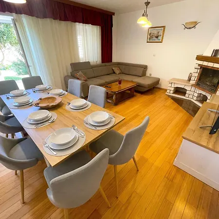 Holiday home With Pool Near Adriatic Coast *